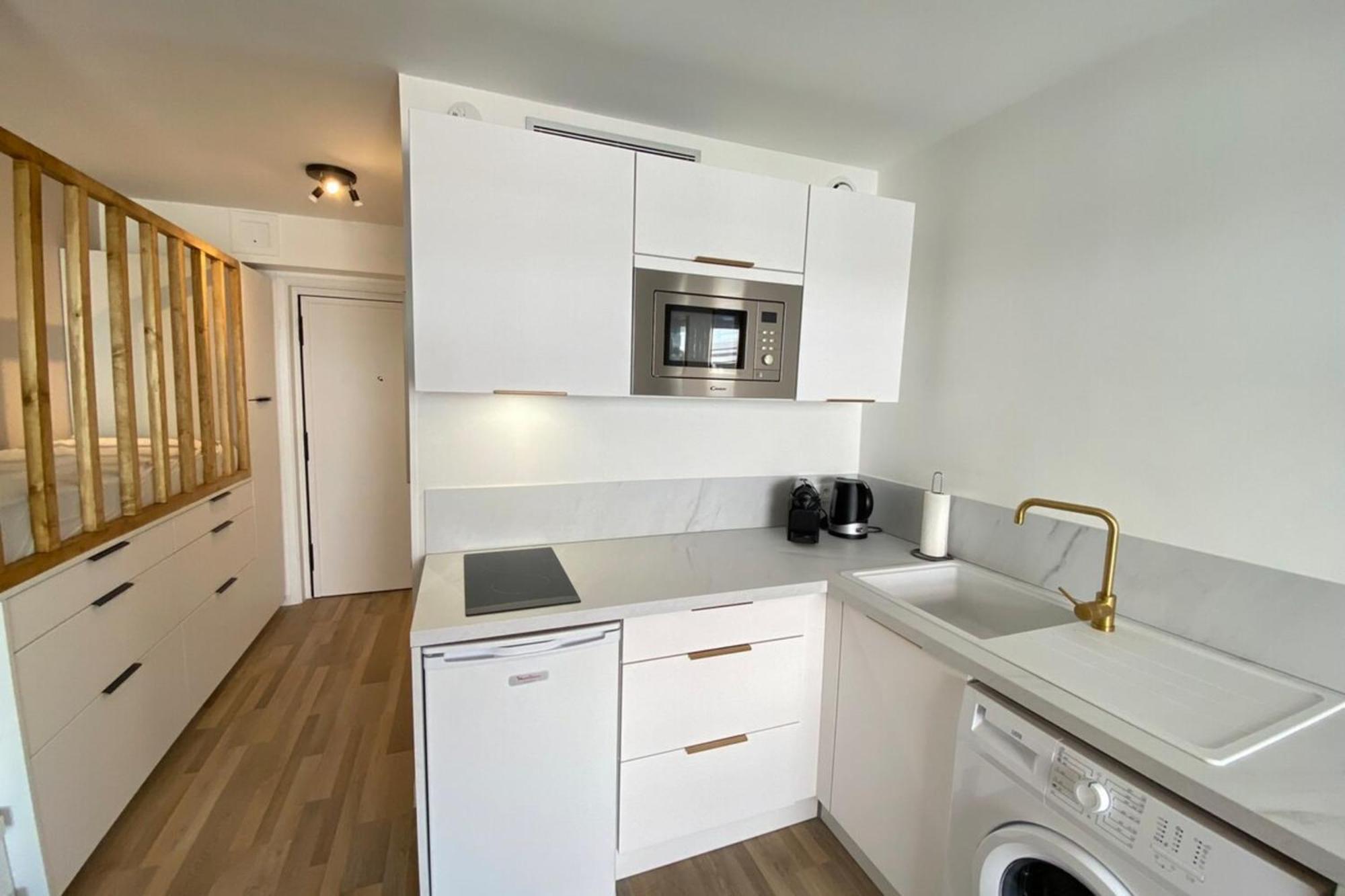 06Ai - Beautiful Renovated Studio - Sea And Pool View Vallauris Kültér fotó