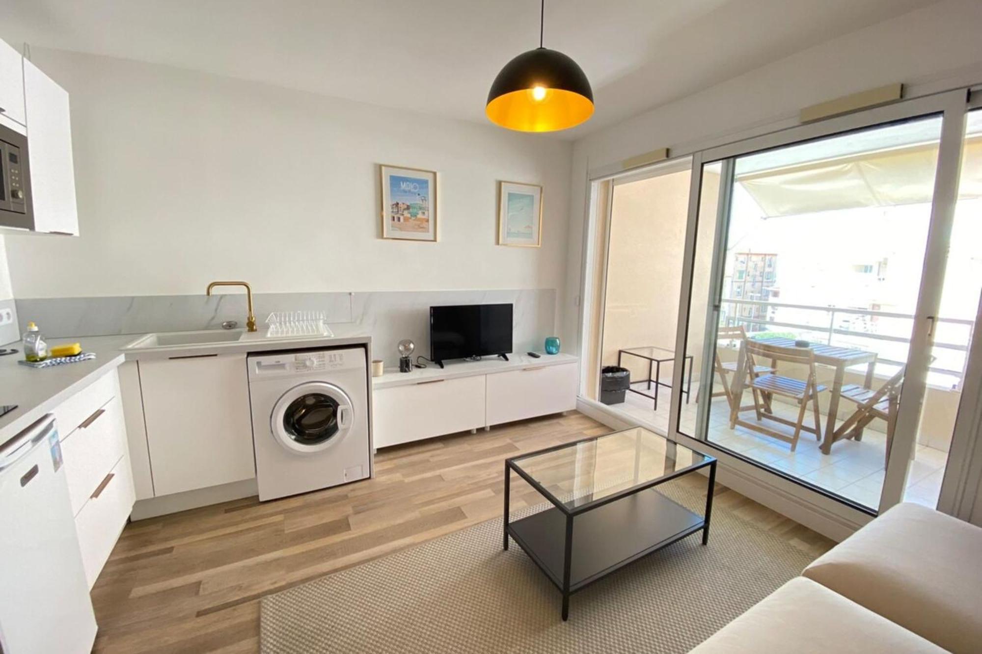 06Ai - Beautiful Renovated Studio - Sea And Pool View Vallauris Kültér fotó