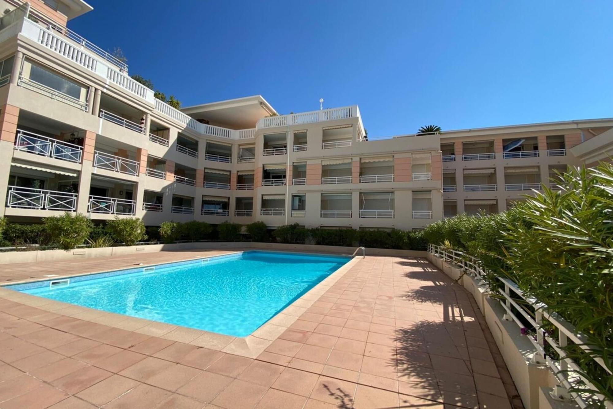06Ai - Beautiful Renovated Studio - Sea And Pool View Vallauris Kültér fotó