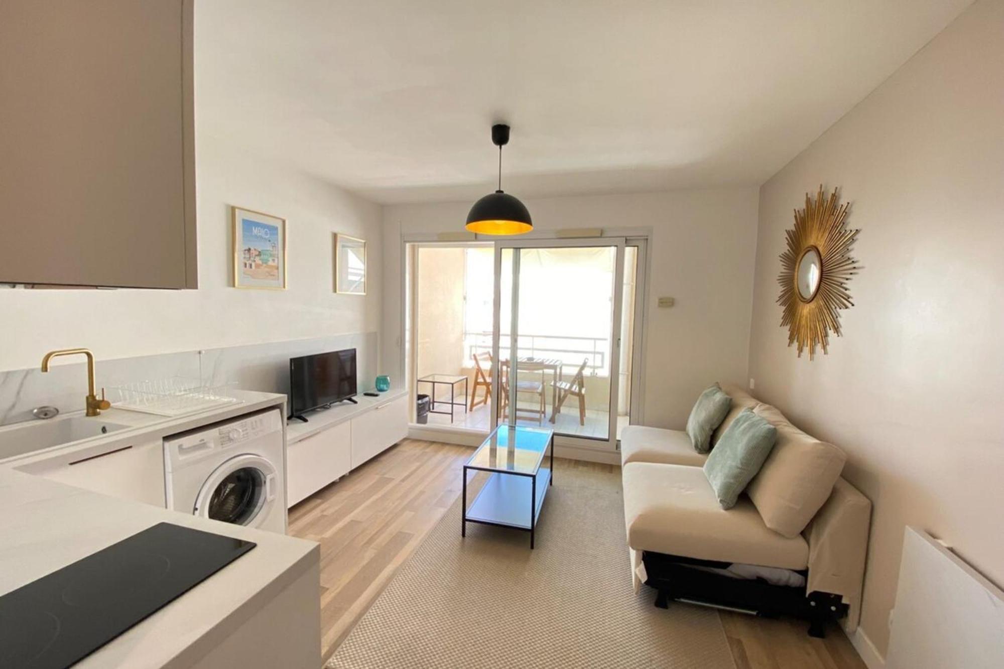 06Ai - Beautiful Renovated Studio - Sea And Pool View Vallauris Kültér fotó